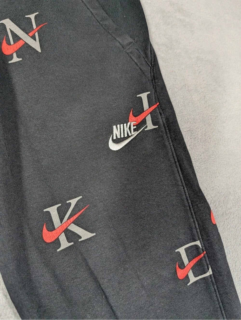 Nike Boys Hoodie M Joggers L Black Red All Over Logo Swoosh Tracksuit Set Fleece